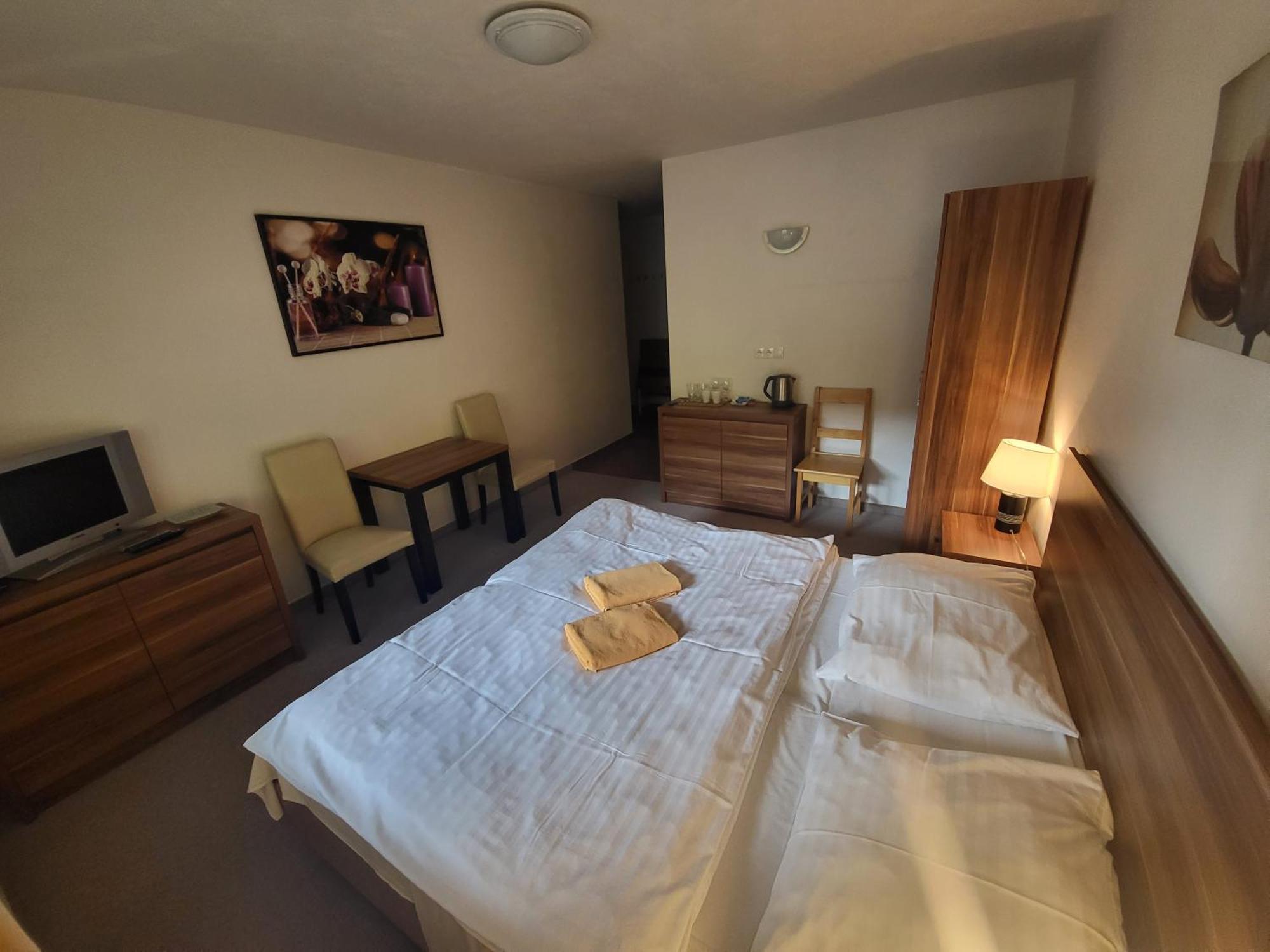 Apartmany Olivia A Olympia Liptov 鲁容贝罗克 客房 照片