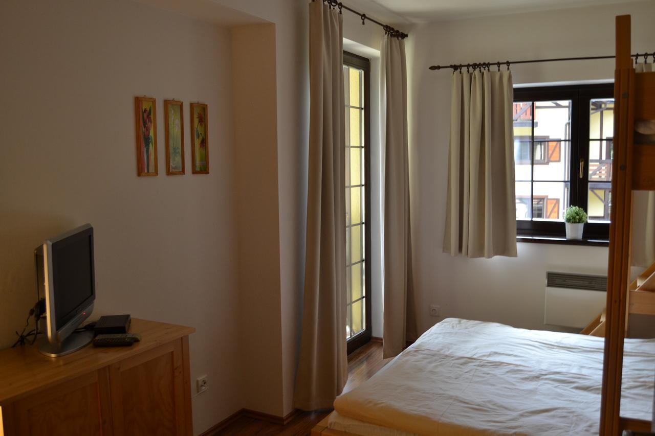 Apartmany Olivia A Olympia Liptov 鲁容贝罗克 外观 照片